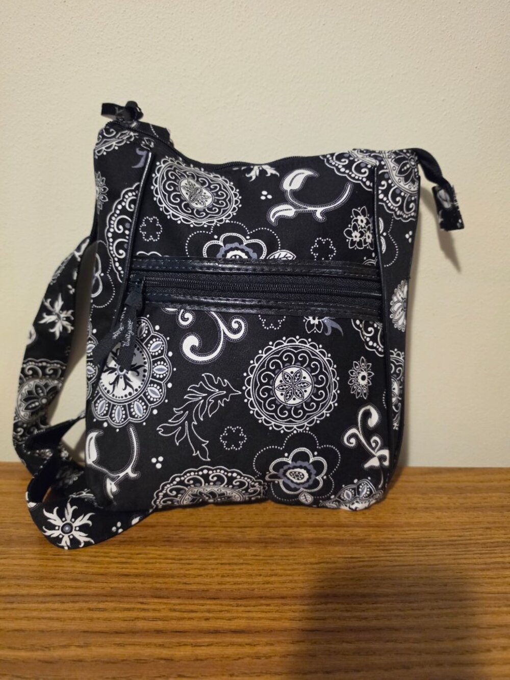 Thirty-One Onyx Medallion Crossbody Bag